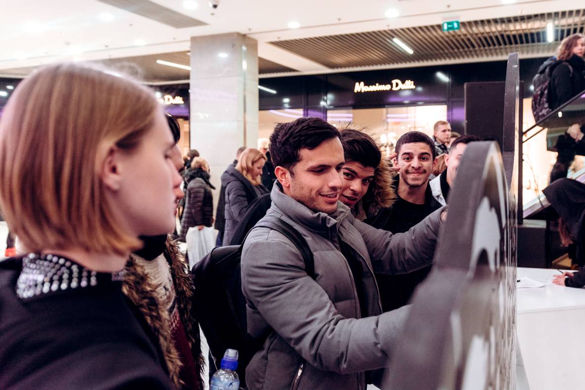 Black Friday image-151