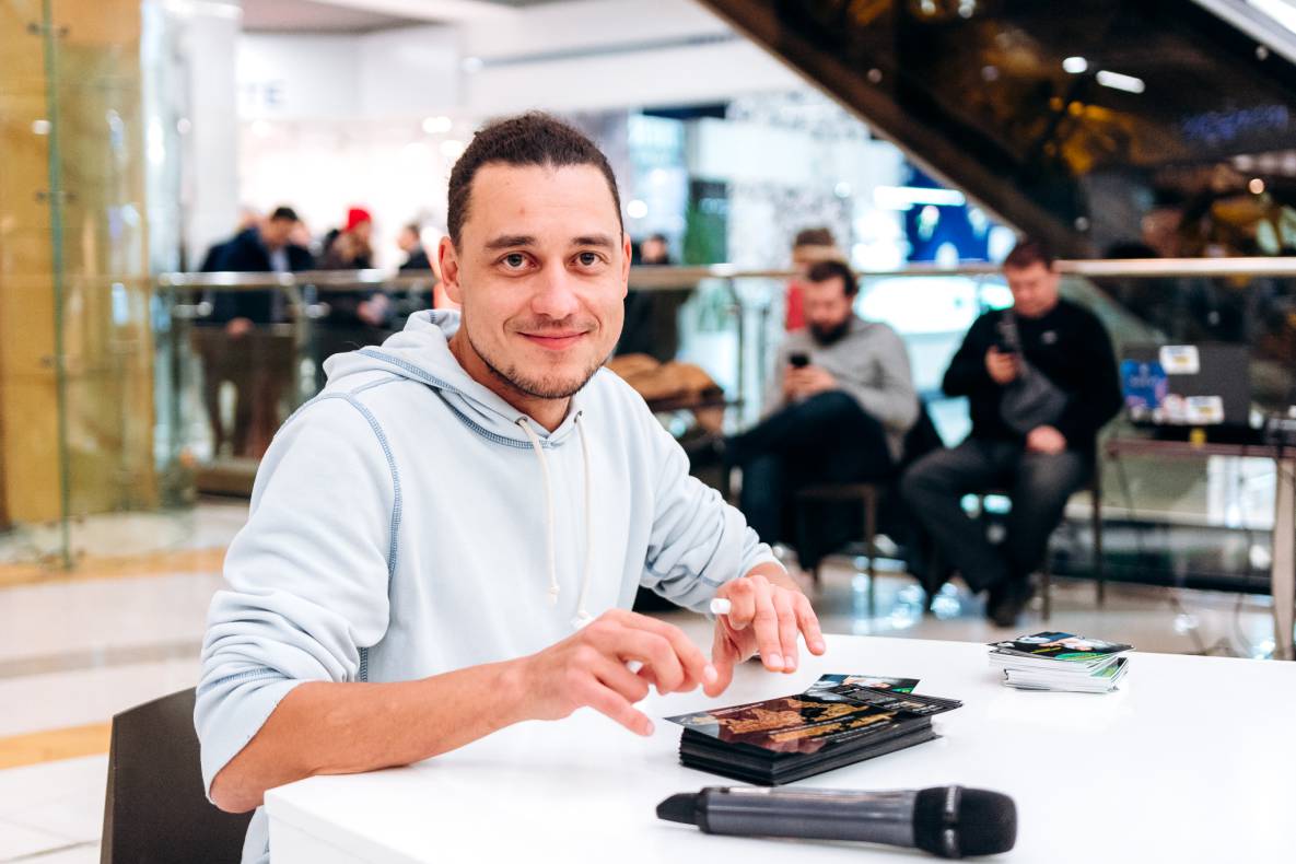 Автограф-сесія с Женею Синельниковим image-49