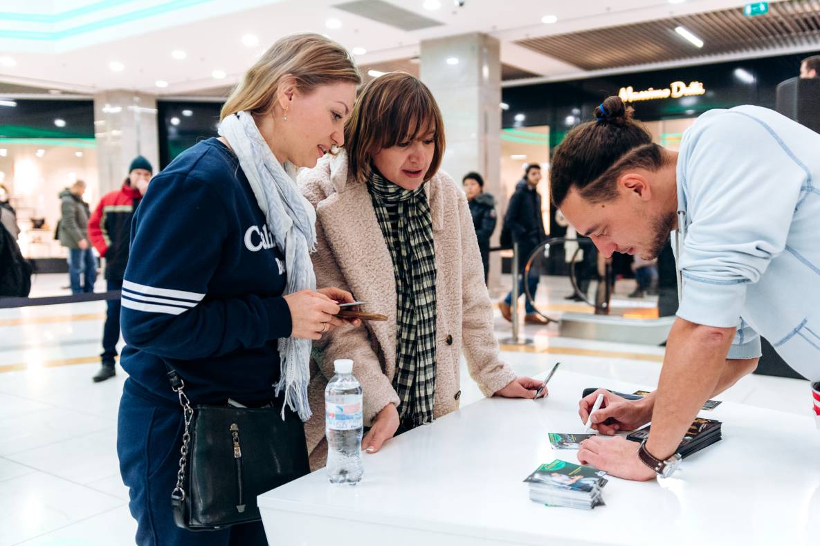 Автограф-сесія с Женею Синельниковим image-56