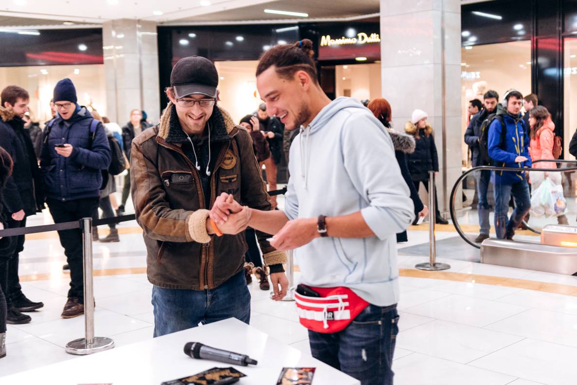 Автограф-сесія с Женею Синельниковим image-60