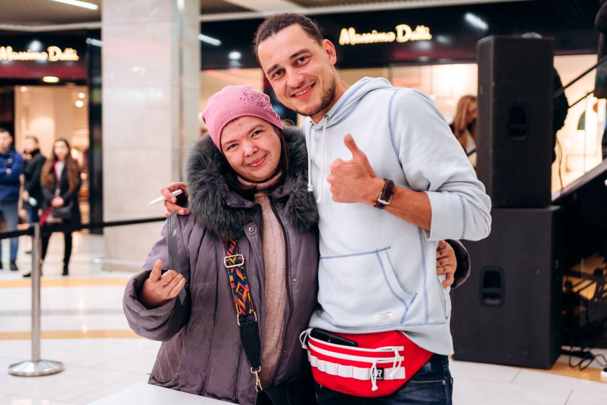 Автограф-сесія с Женею Синельниковим image-64