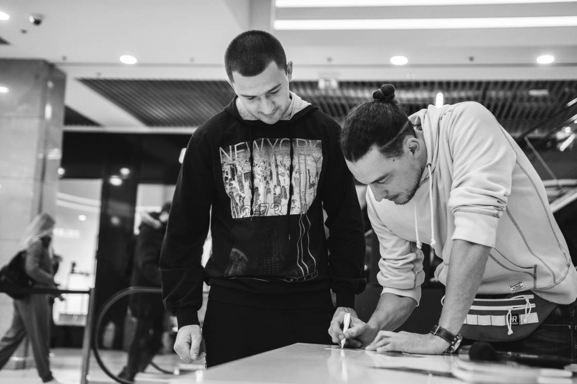 Автограф-сесія с Женею Синельниковим image-76