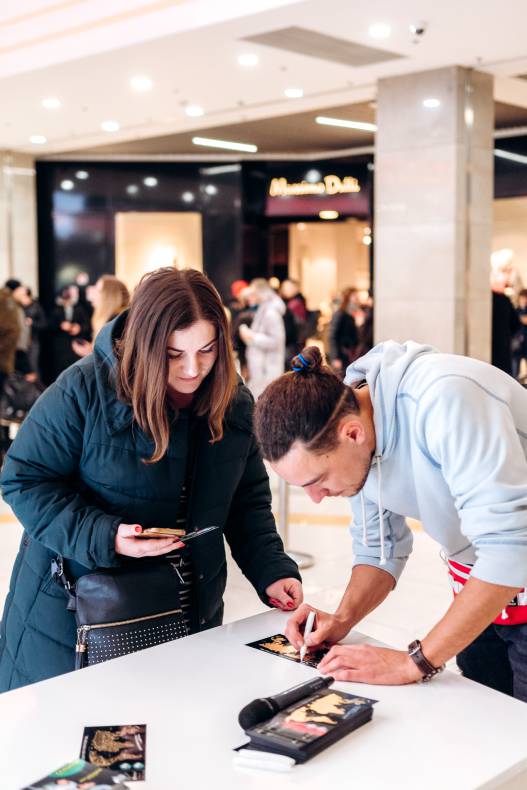 Автограф-сесія с Женею Синельниковим image-77