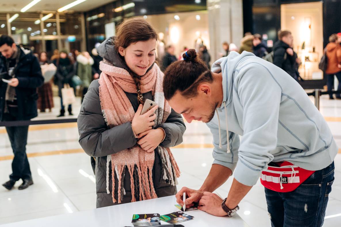 Автограф-сесія с Женею Синельниковим image-90