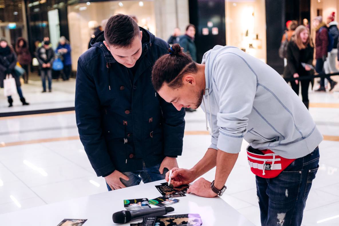 Автограф-сесія с Женею Синельниковим image-98