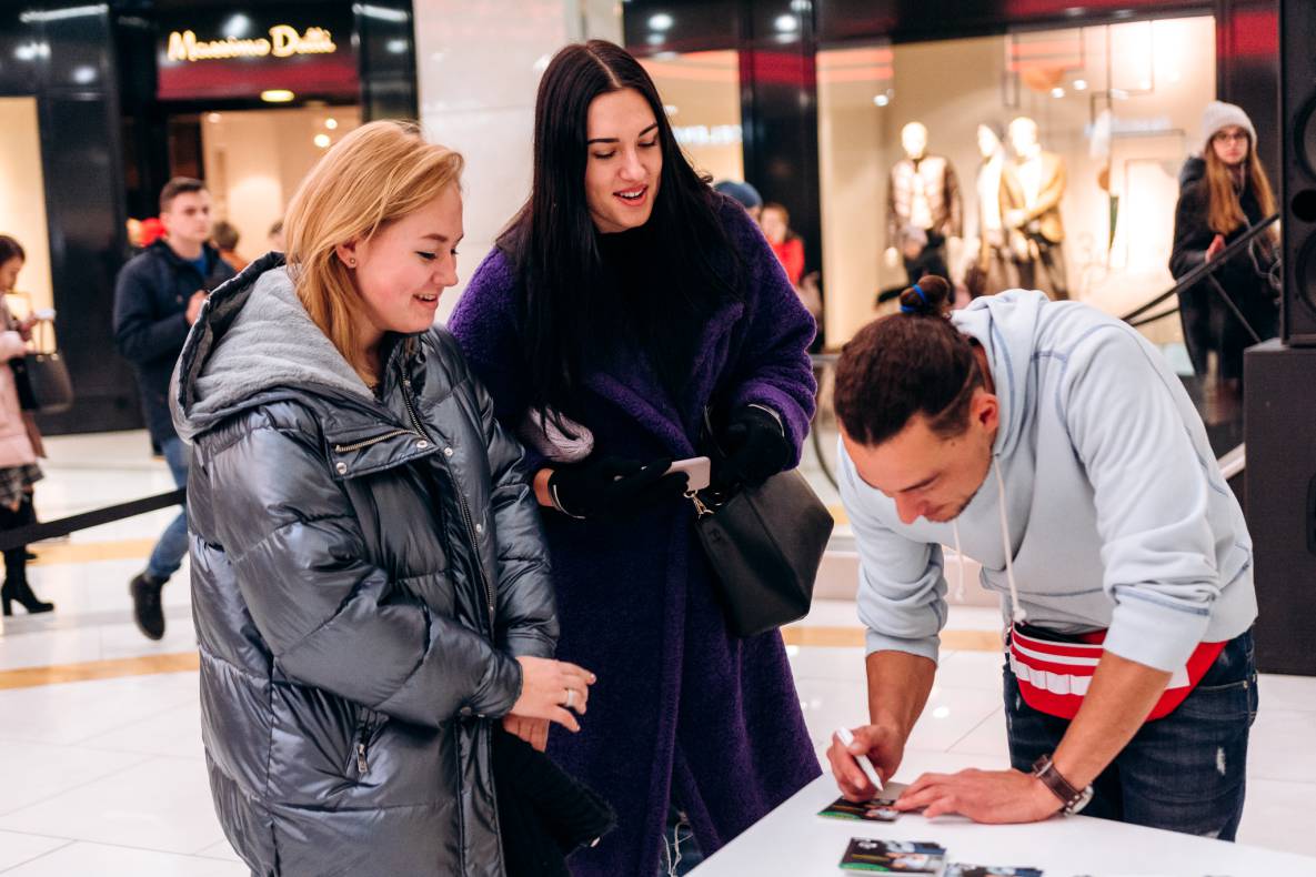 Автограф-сесія с Женею Синельниковим image-100