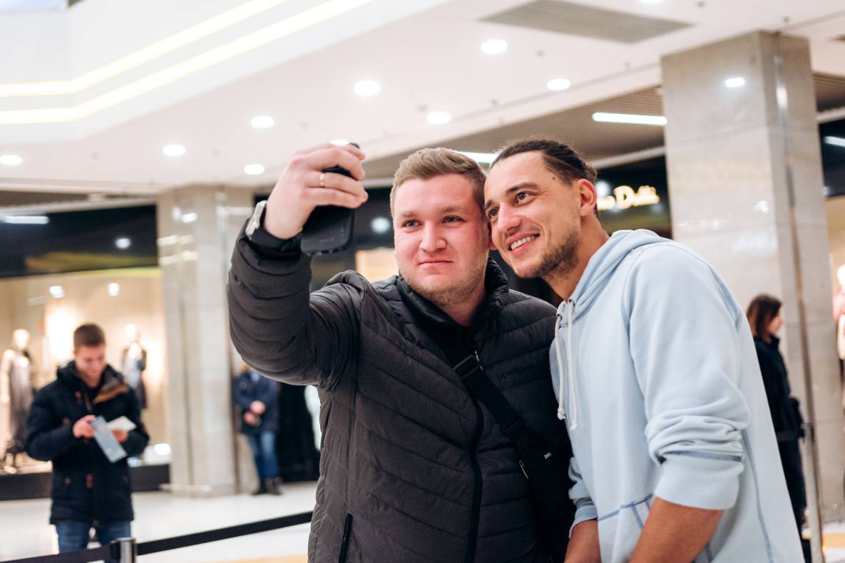 Автограф-сесія с Женею Синельниковим image-115