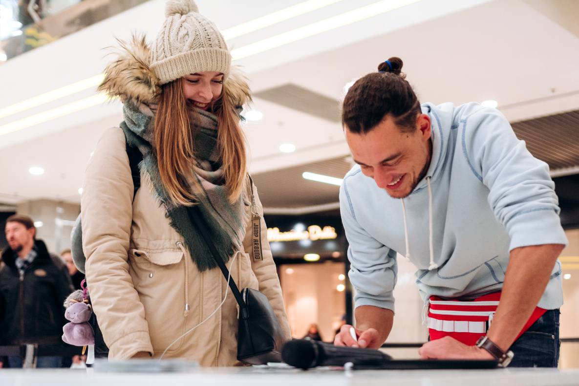 Автограф-сесія с Женею Синельниковим image-131