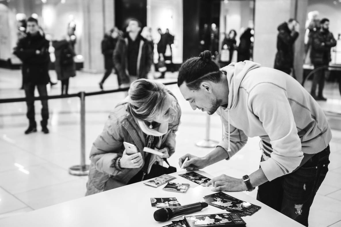 Автограф-сесія с Женею Синельниковим image-133