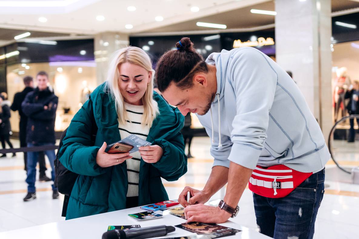 Автограф-сесія с Женею Синельниковим image-136