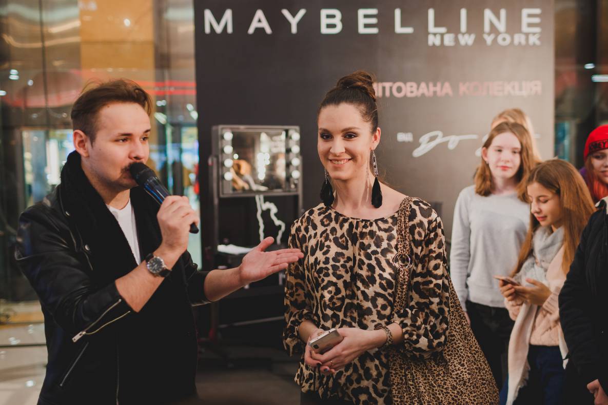 Presentation of the limited edition Maybelline NY collection from DoDo image-1