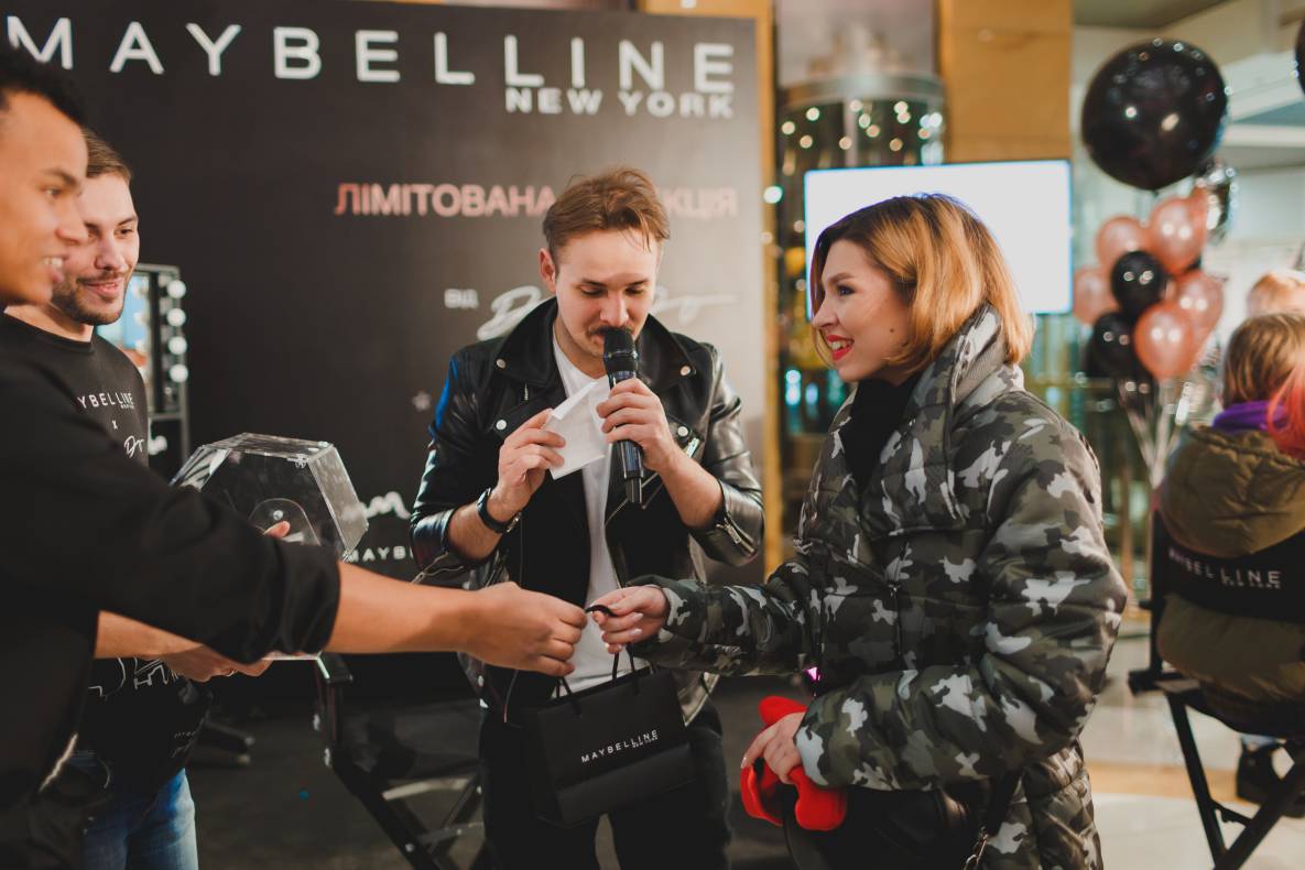 Presentation of the limited edition Maybelline NY collection from DoDo image-9