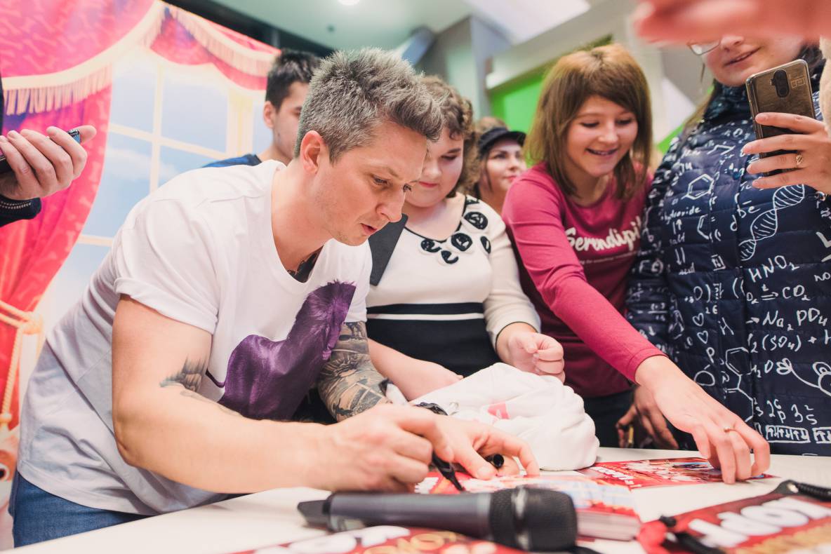 Автограф-сесія з Олександром Педаном "Коргі" image-45