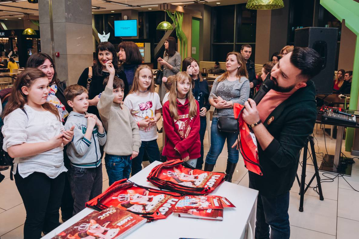 Автограф-сесія з Олександром Педаном "Коргі" image-139