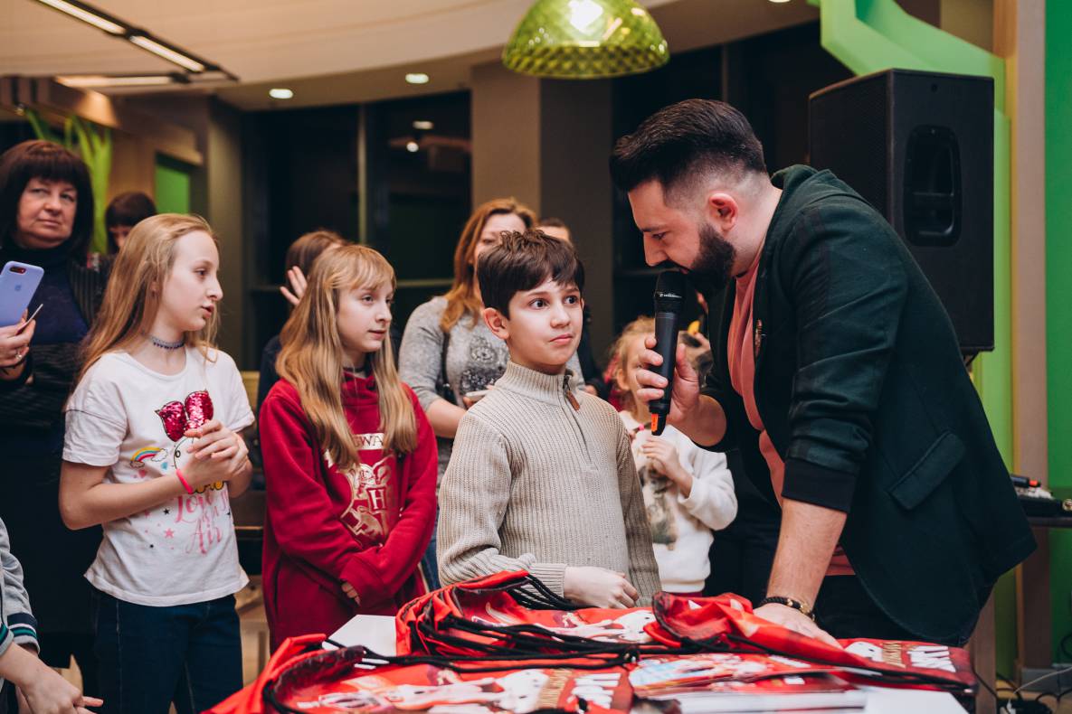 Автограф-сесія з Олександром Педаном "Коргі" image-141