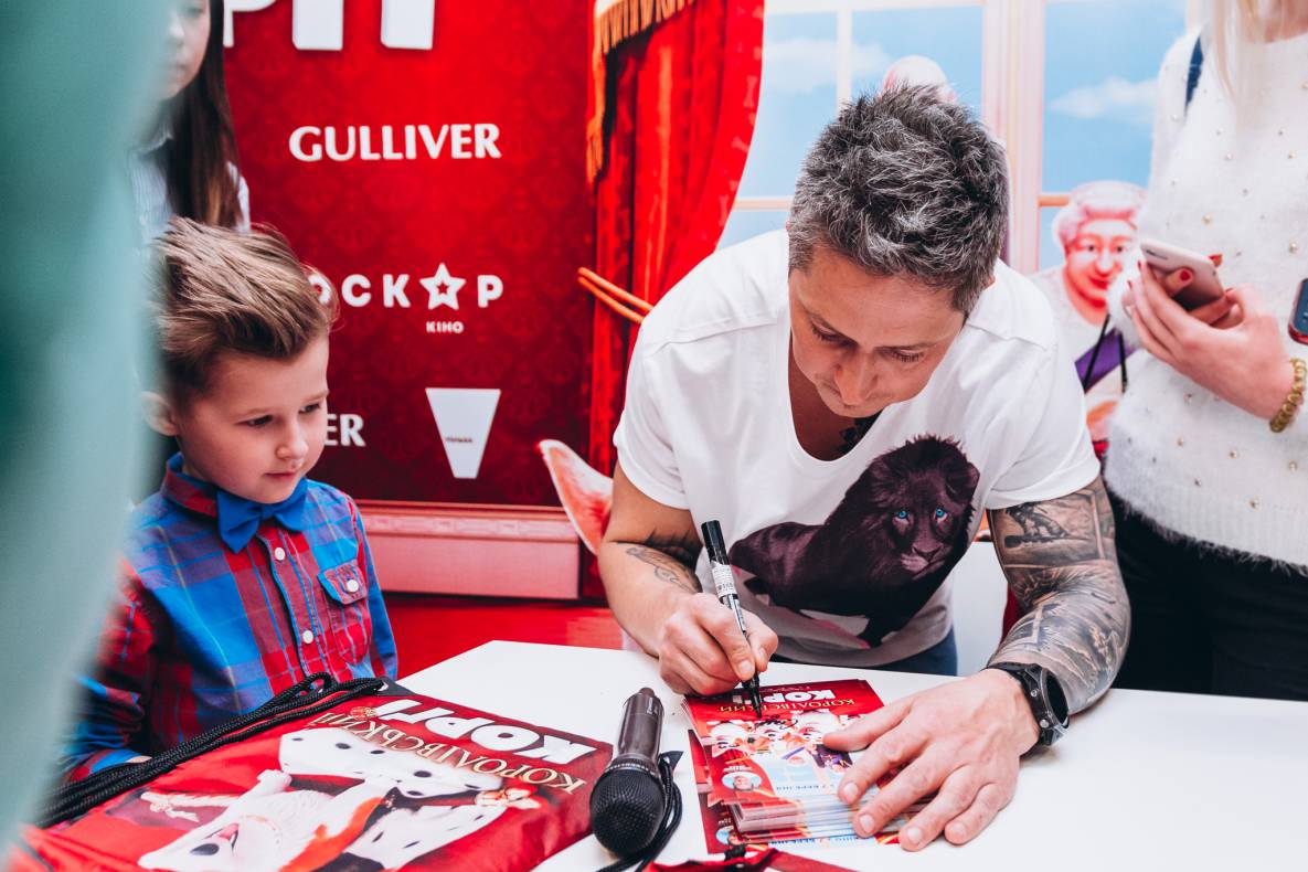 Автограф-сесія з Олександром Педаном "Коргі" image-190