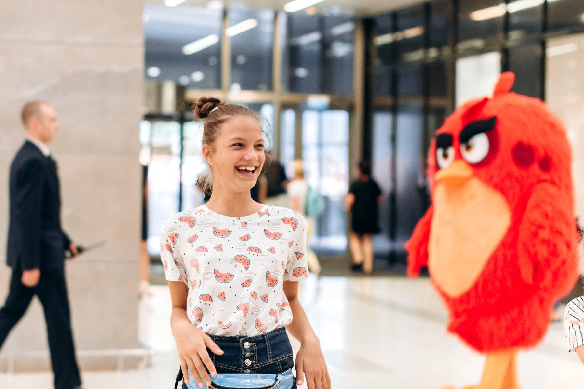 Sonia Plakdyuk&#039;s autograph session — Angry Birds 2 image-3