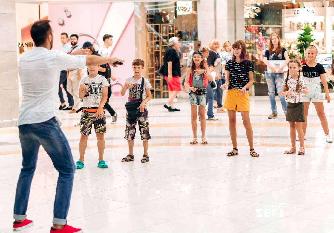 Sonia Plakdyuk&#039;s autograph session — Angry Birds 2 image-4