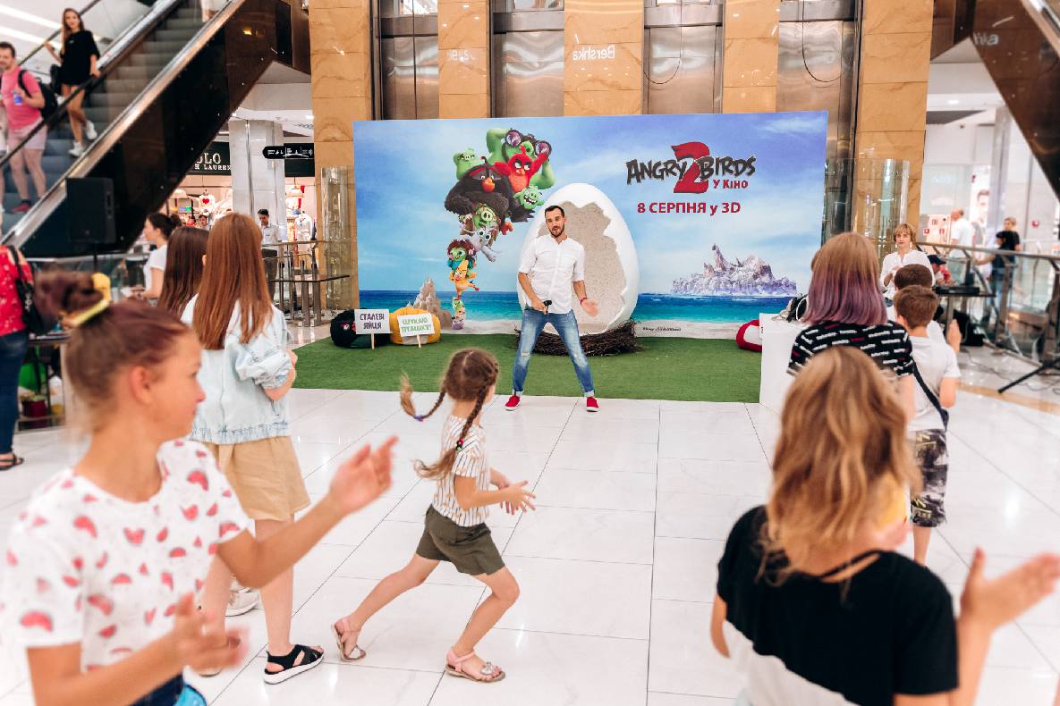 Sonia Plakdyuk&#039;s autograph session — Angry Birds 2 image-6