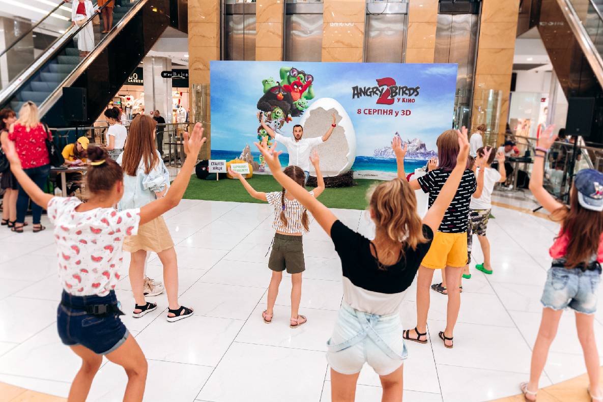 Sonia Plakdyuk&#039;s autograph session — Angry Birds 2 image-8