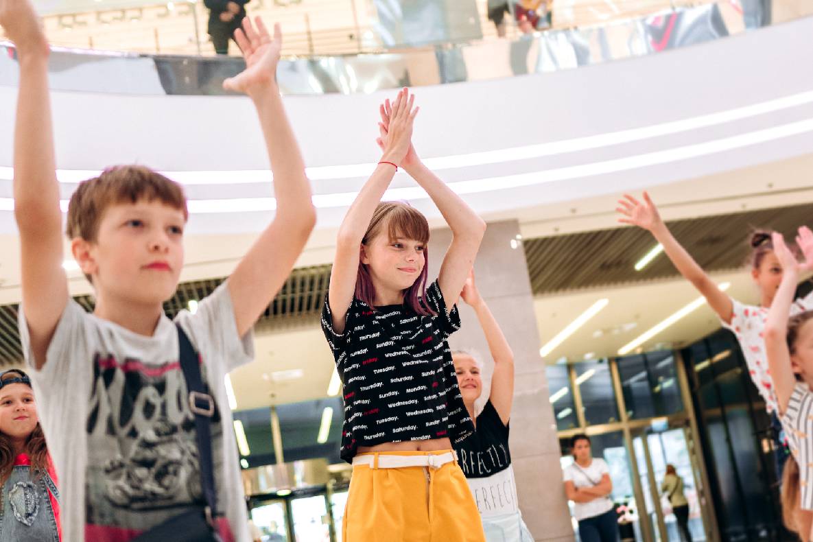 Sonia Plakdyuk&#039;s autograph session — Angry Birds 2 image-9