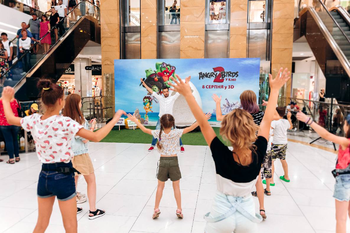 Sonia Plakdyuk&#039;s autograph session — Angry Birds 2 image-10