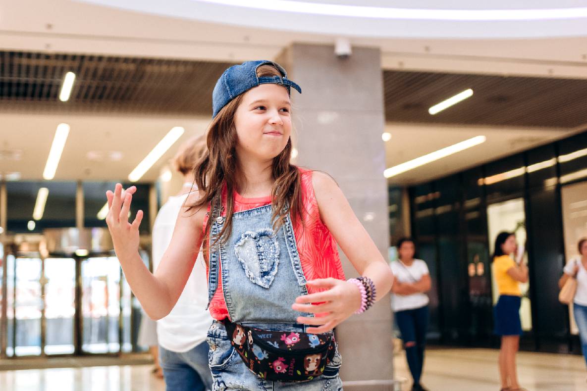 Sonia Plakdyuk&#039;s autograph session — Angry Birds 2 image-11