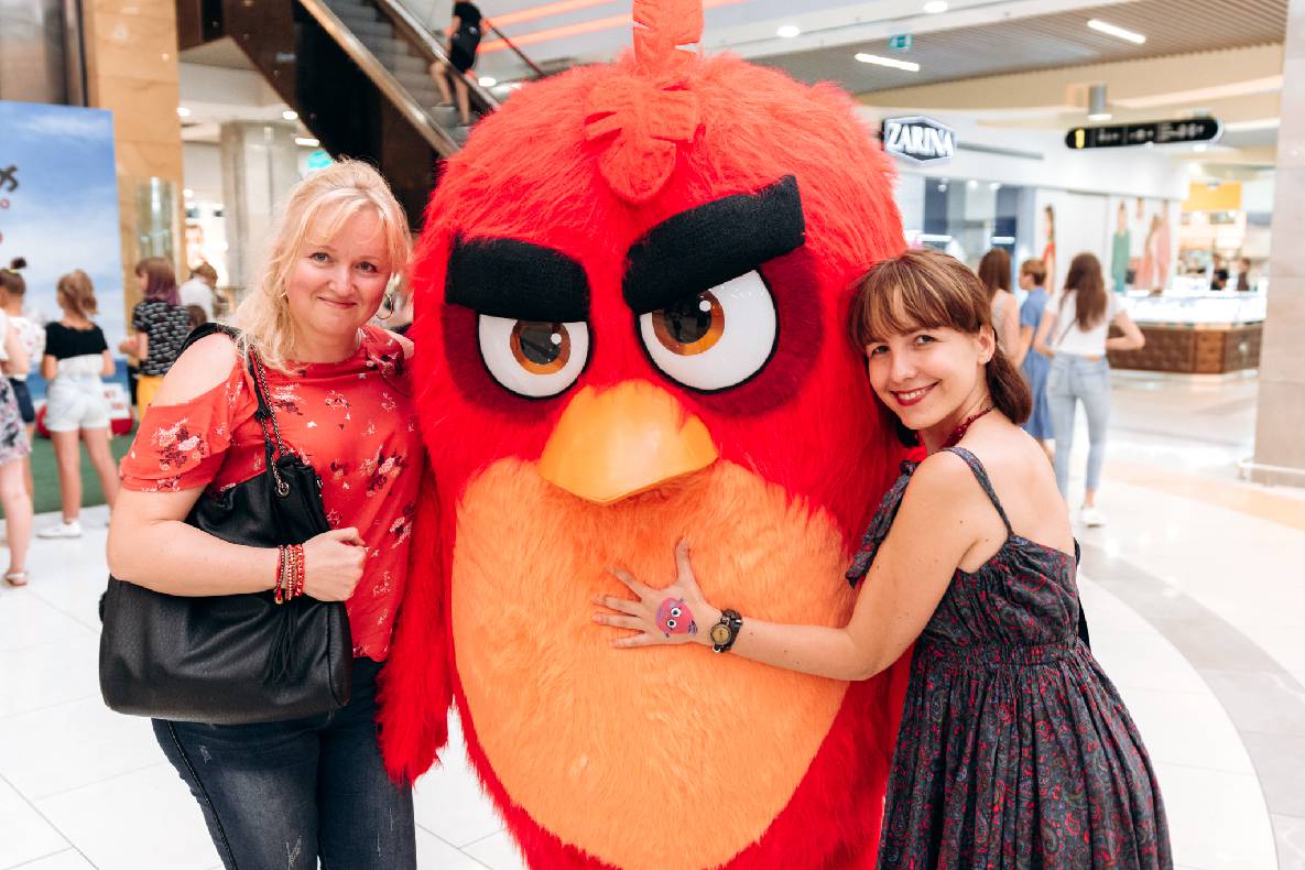 Sonia Plakdyuk&#039;s autograph session — Angry Birds 2 image-27
