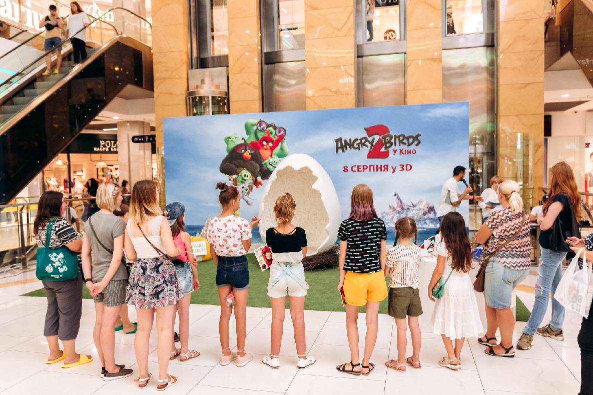 Sonia Plakdyuk&#039;s autograph session — Angry Birds 2 image-30