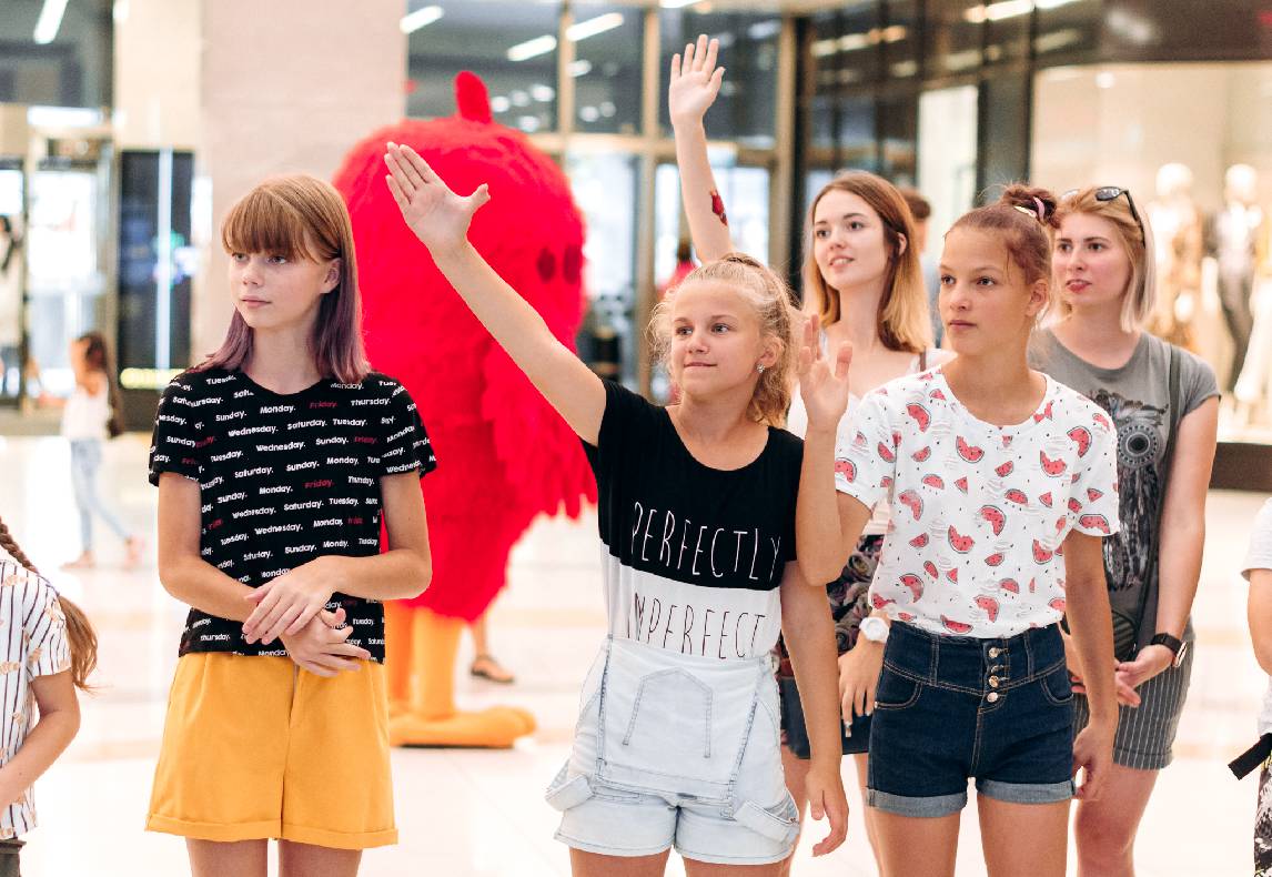 Sonia Plakdyuk&#039;s autograph session — Angry Birds 2 image-31