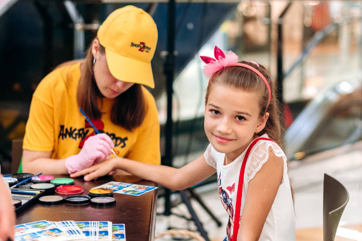 Sonia Plakdyuk&#039;s autograph session — Angry Birds 2 image-32