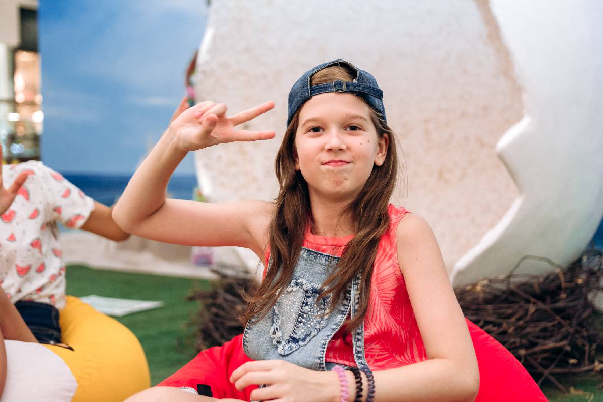 Sonia Plakdyuk&#039;s autograph session — Angry Birds 2 image-35