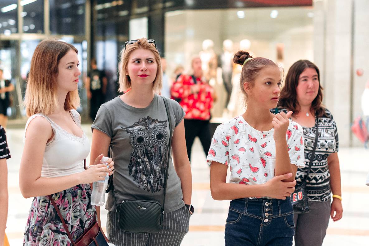 Sonia Plakdyuk&#039;s autograph session — Angry Birds 2 image-44