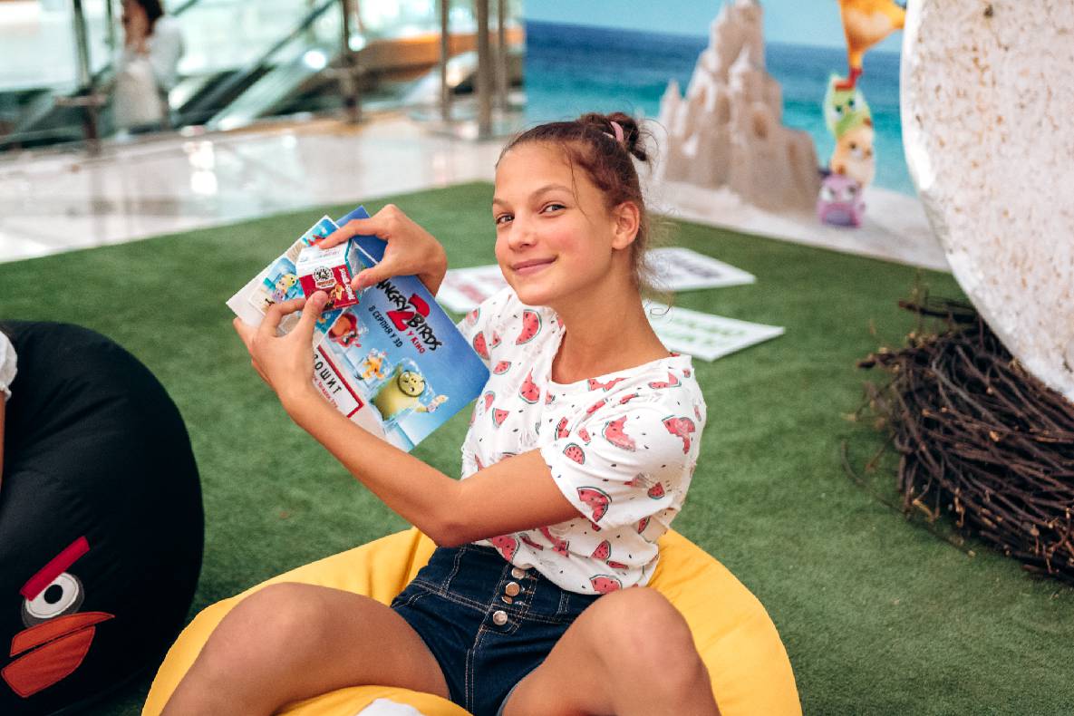 Sonia Plakdyuk&#039;s autograph session — Angry Birds 2 image-45