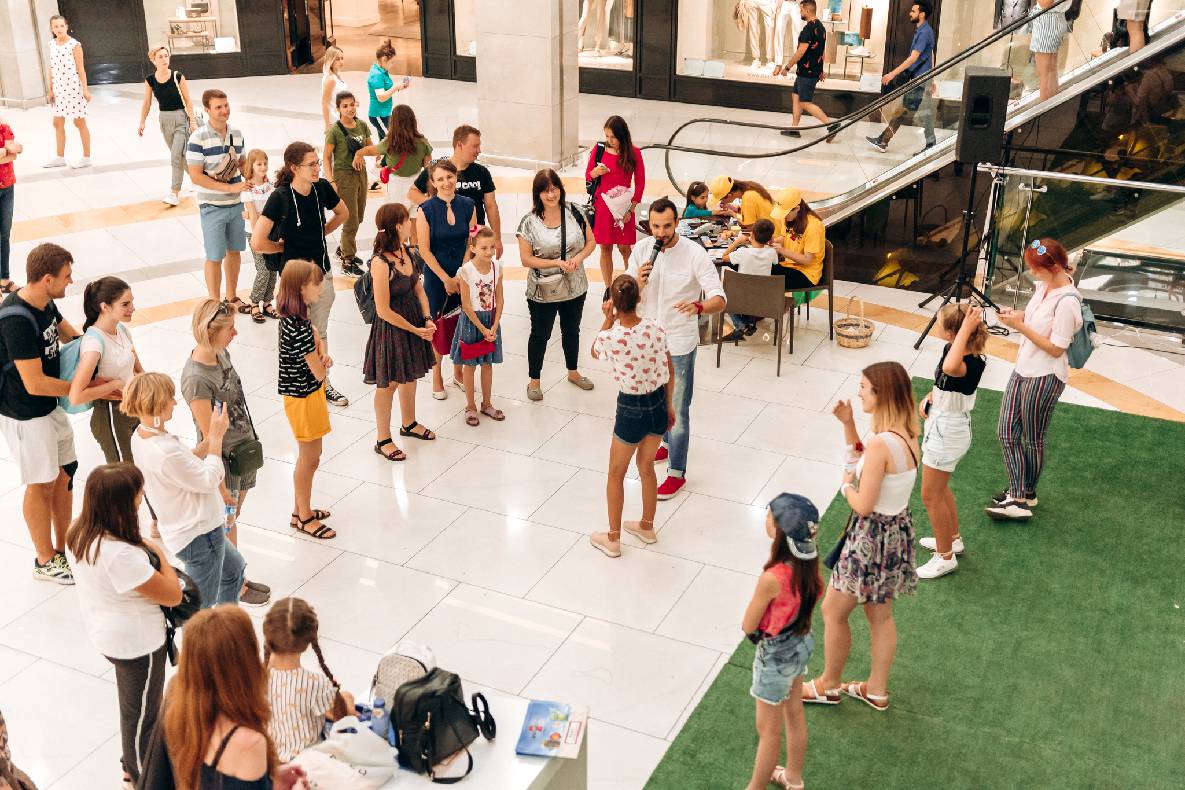 Sonia Plakdyuk&#039;s autograph session — Angry Birds 2 image-56