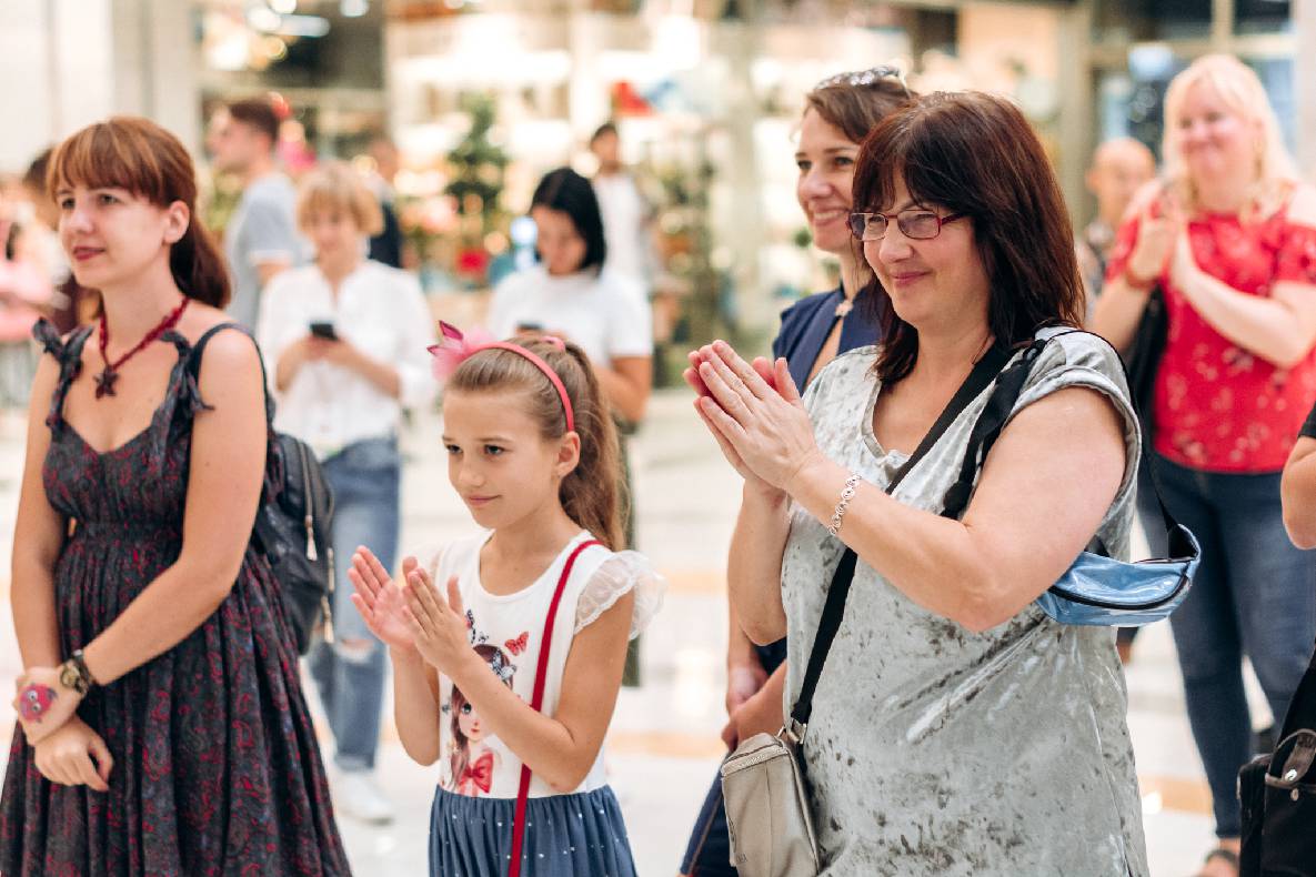 Sonia Plakdyuk&#039;s autograph session — Angry Birds 2 image-58