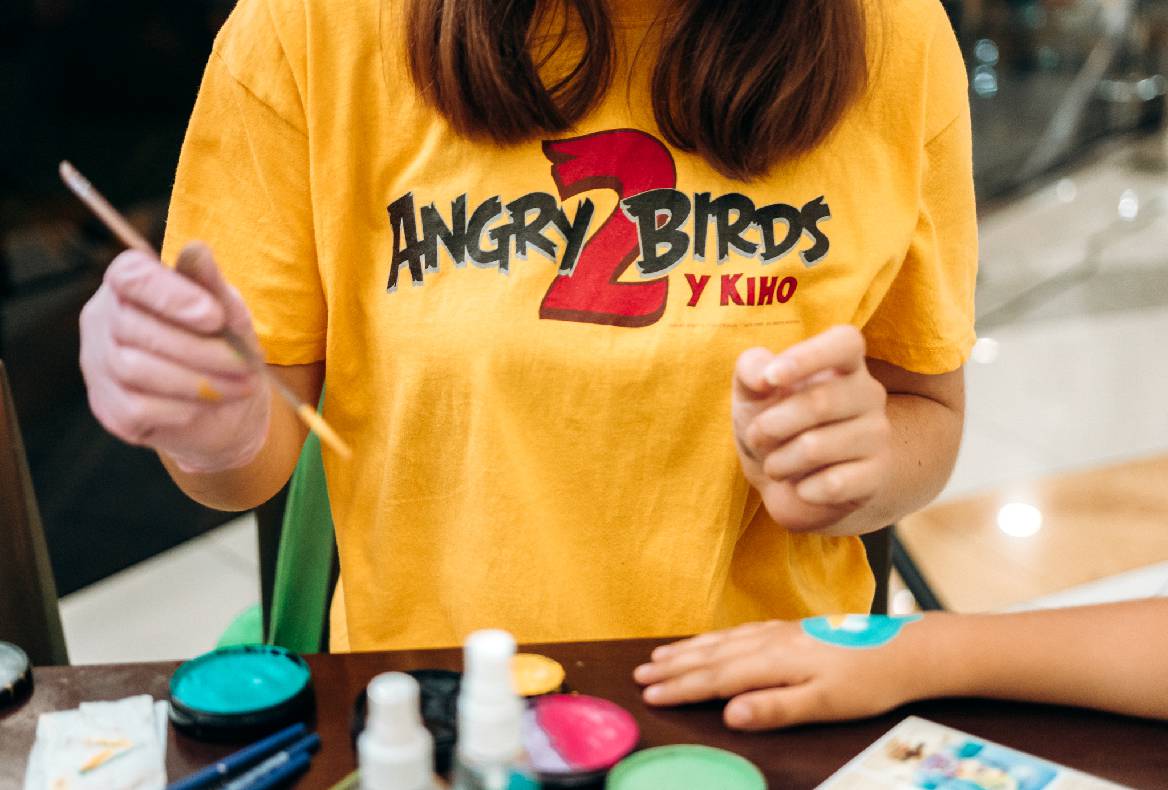 Sonia Plakdyuk&#039;s autograph session — Angry Birds 2 image-60