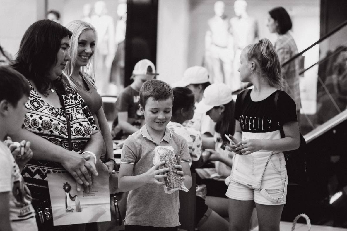 Sonia Plakdyuk&#039;s autograph session — Angry Birds 2 image-69