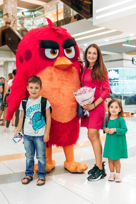 Sonia Plakdyuk&#039;s autograph session — Angry Birds 2 image-71