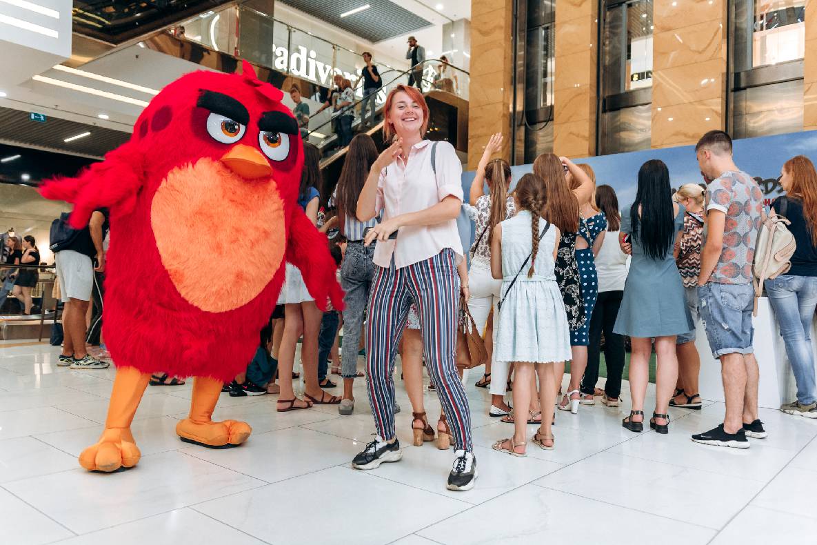 Sonia Plakdyuk&#039;s autograph session — Angry Birds 2 image-77