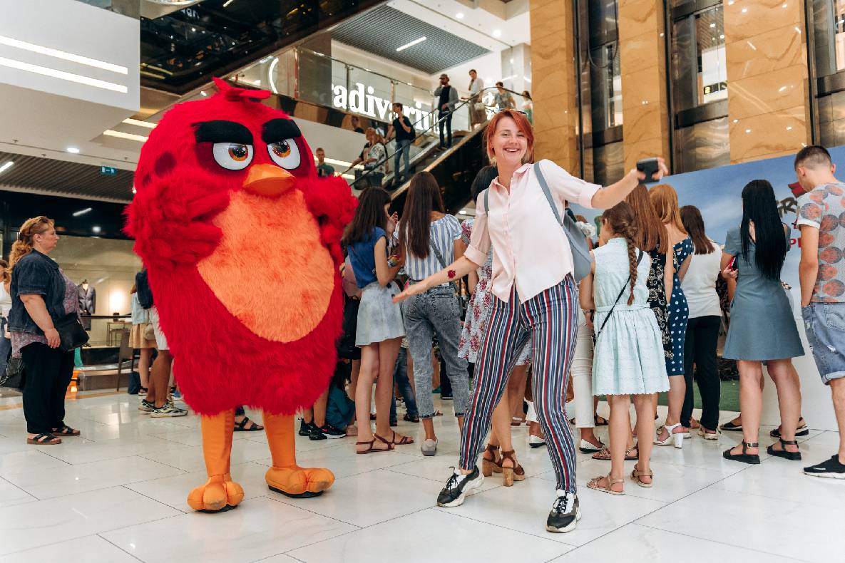 Sonia Plakdyuk&#039;s autograph session — Angry Birds 2 image-79