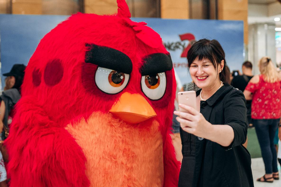 Sonia Plakdyuk&#039;s autograph session — Angry Birds 2 image-86