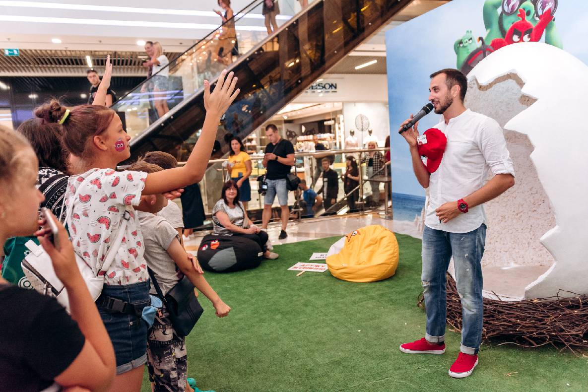 Sonia Plakdyuk&#039;s autograph session — Angry Birds 2 image-89