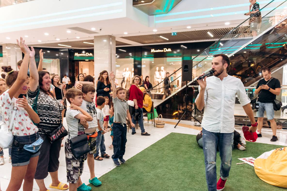 Sonia Plakdyuk&#039;s autograph session — Angry Birds 2 image-90