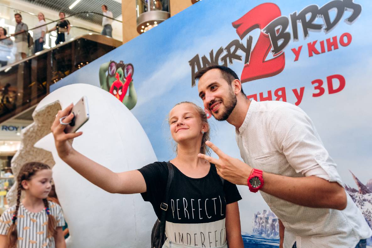 Sonia Plakdyuk&#039;s autograph session — Angry Birds 2 image-96
