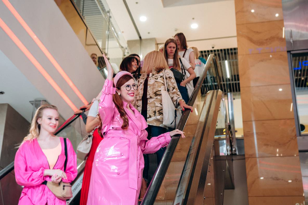 Sonia Plakdyuk&#039;s autograph session — Angry Birds 2 image-99