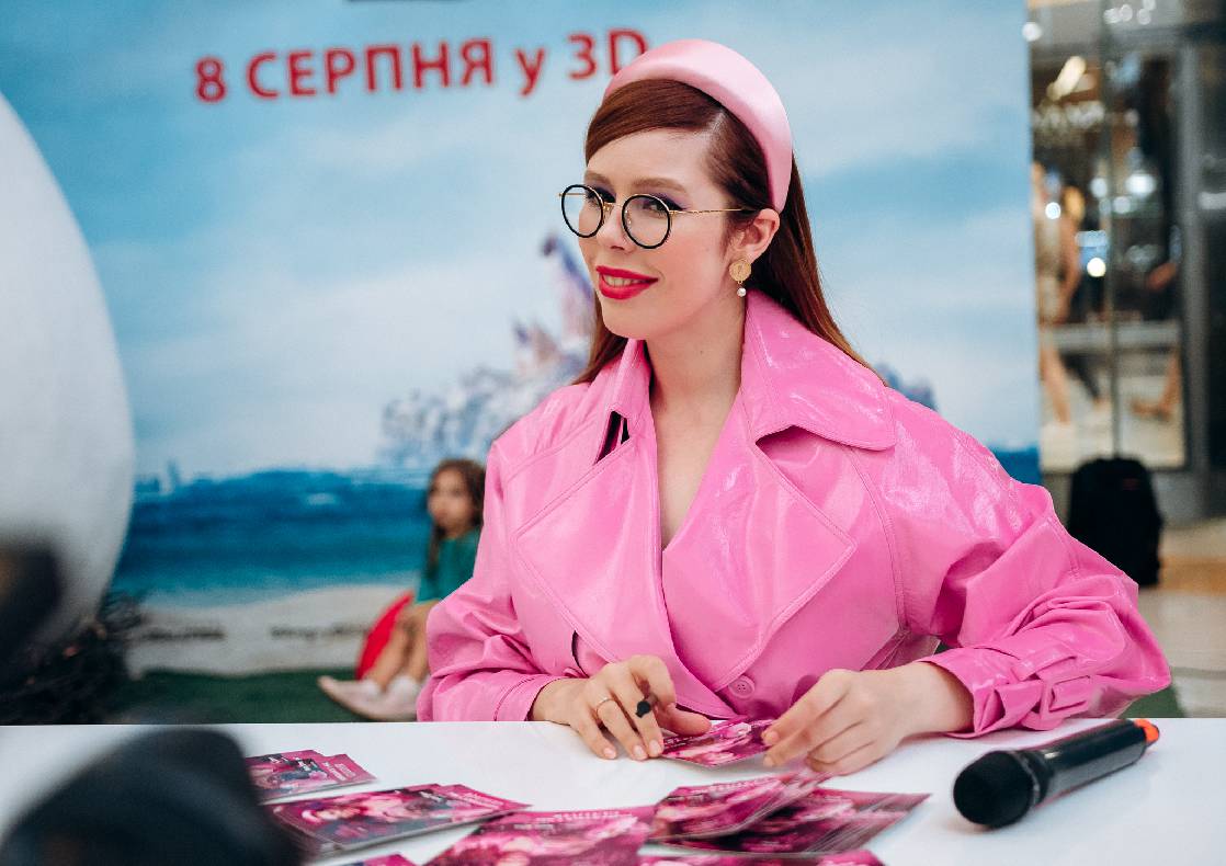 Sonia Plakdyuk&#039;s autograph session — Angry Birds 2 image-102
