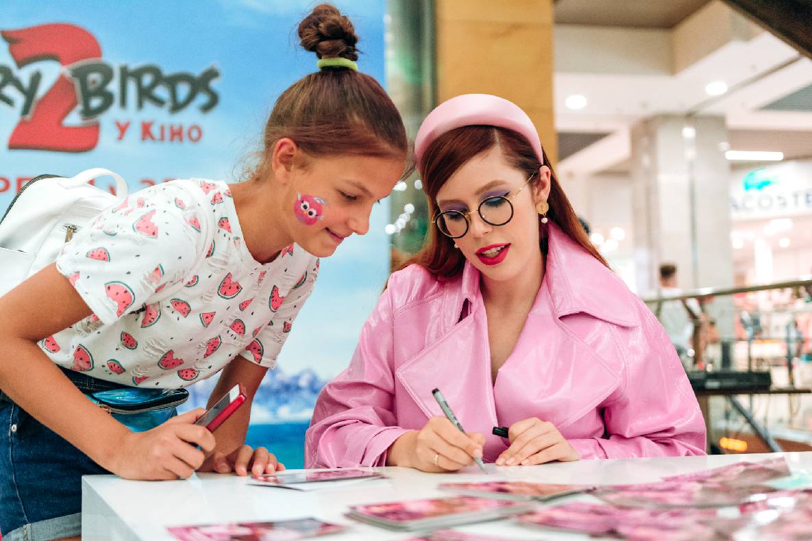 Sonia Plakdyuk&#039;s autograph session — Angry Birds 2 image-108