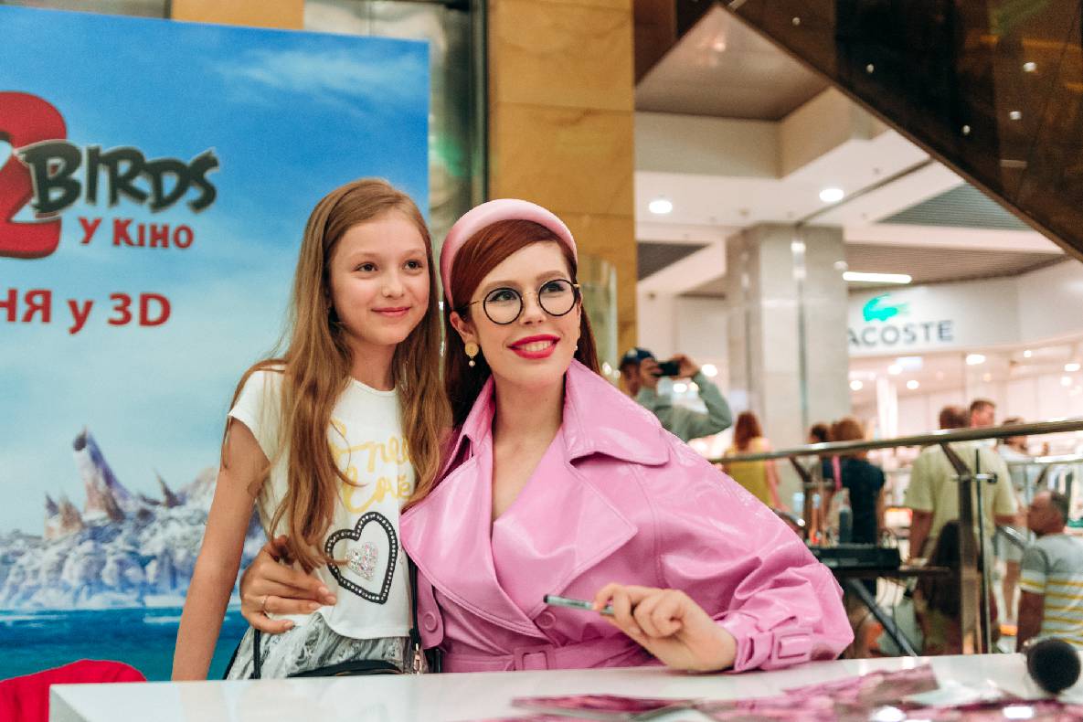Sonia Plakdyuk&#039;s autograph session — Angry Birds 2 image-110