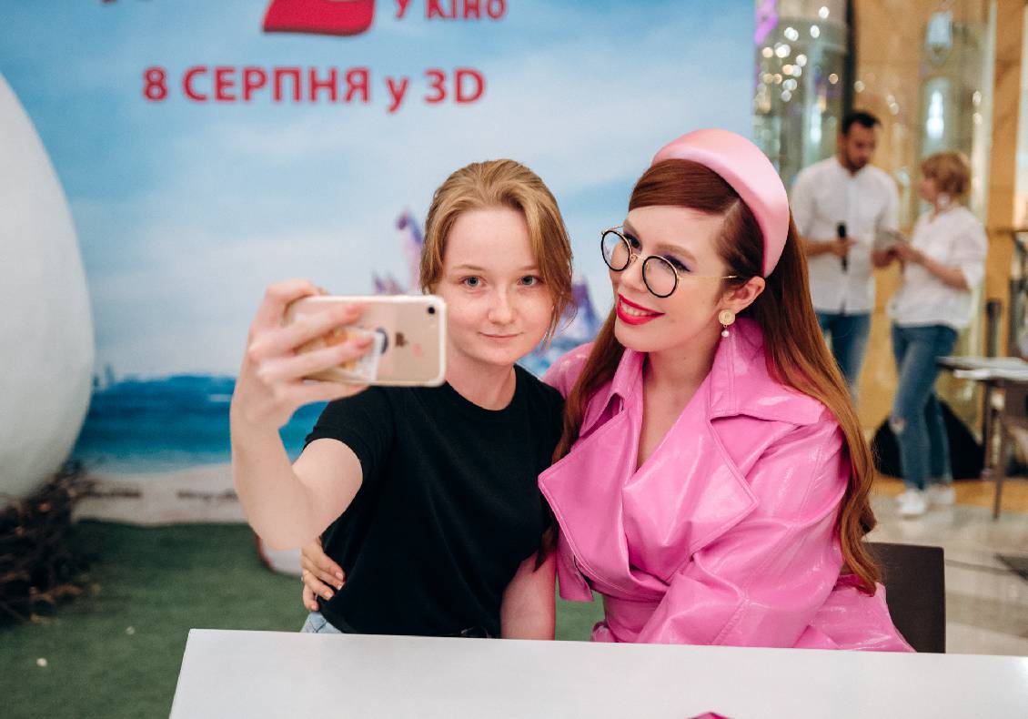 Sonia Plakdyuk&#039;s autograph session — Angry Birds 2 image-111